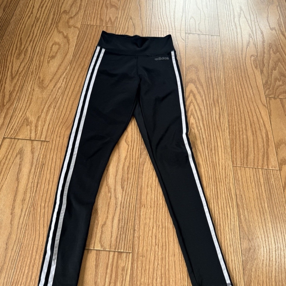 Adidas’s Aeroready Leggings ~ Women Size XS~ Black
